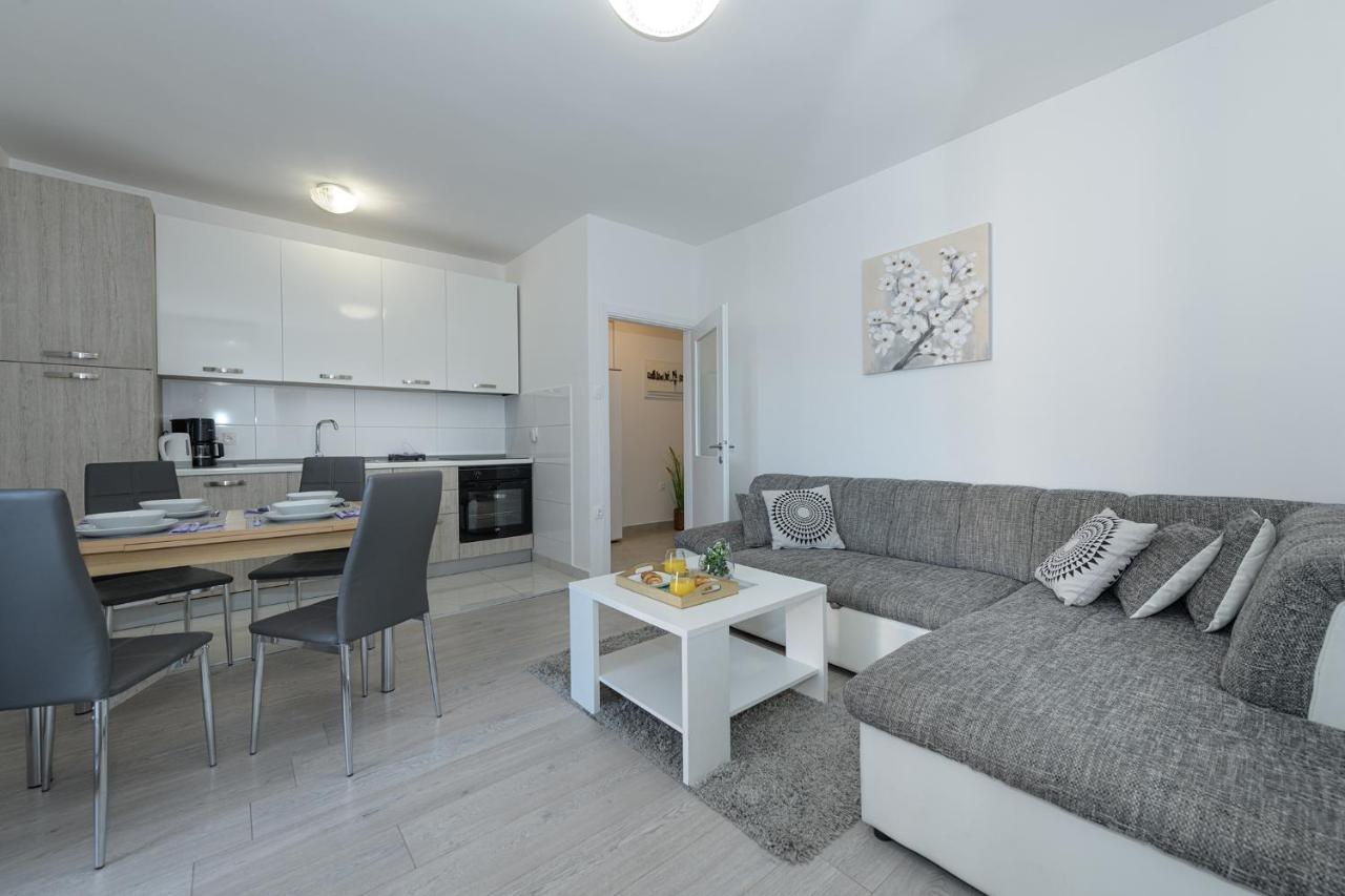 Apartmani Tena Selce Exterior foto